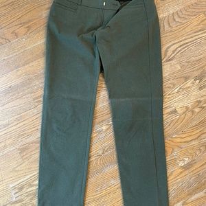 Banana Republic Sloan sz 8 Olive green